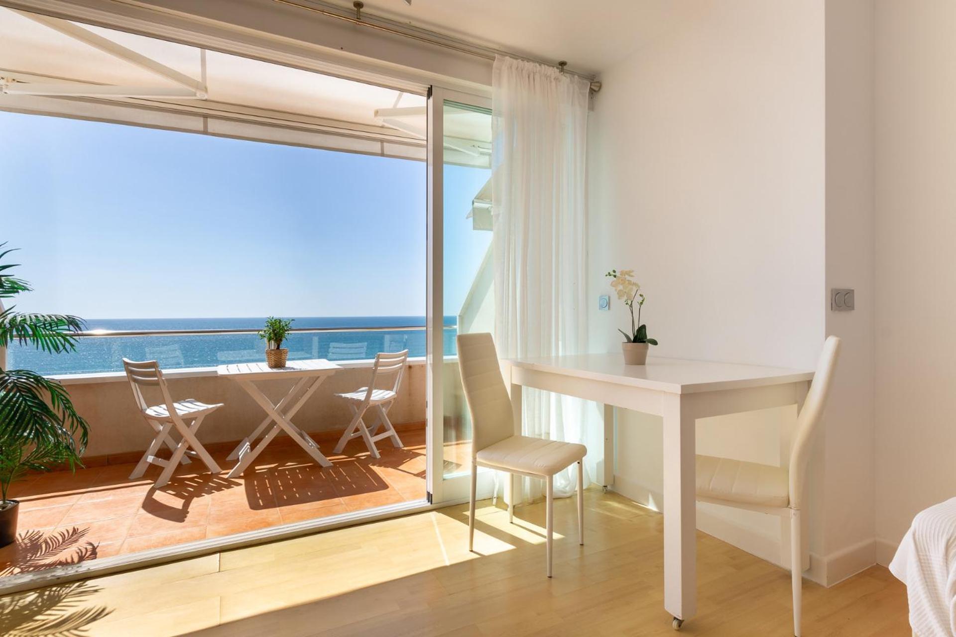 Apartmán Roca Chica - Parking - Frente Playa - Terraza - Wifi - Bajondillo Y Carihuela Torremolinos Exteriér fotografie